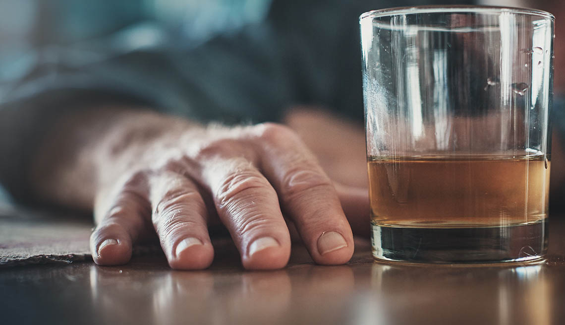 Lee más sobre el artículo Alcohol, drogas y otras adicciones en mayores de 64 años