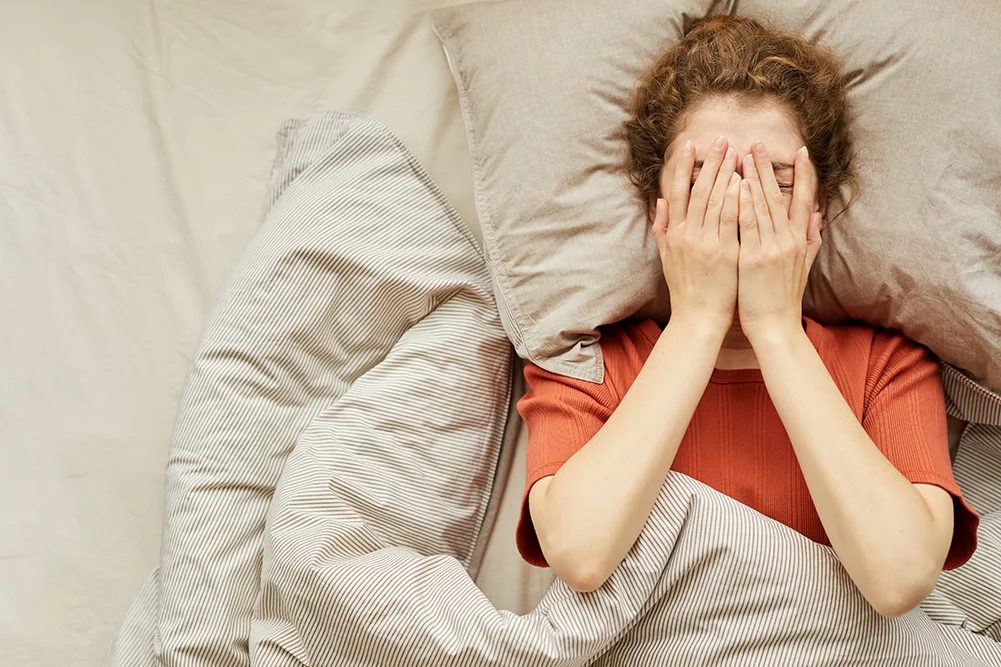 Lee más sobre el artículo Insomnio y adicciones: ¿Cómo afecta la falta de sueño a la salud mental?